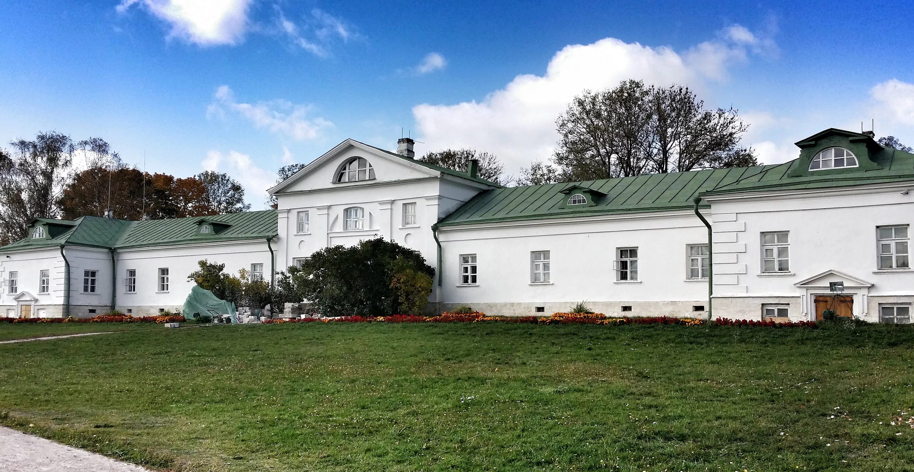 Деревня льва толстого. Музей-усадьба Льва Толстого Ясная Поляна. Толстой усадьба Ясная Поляна. Л Н толстой имение Ясная Поляна. Ясная Поляна Тула дом Волконского.