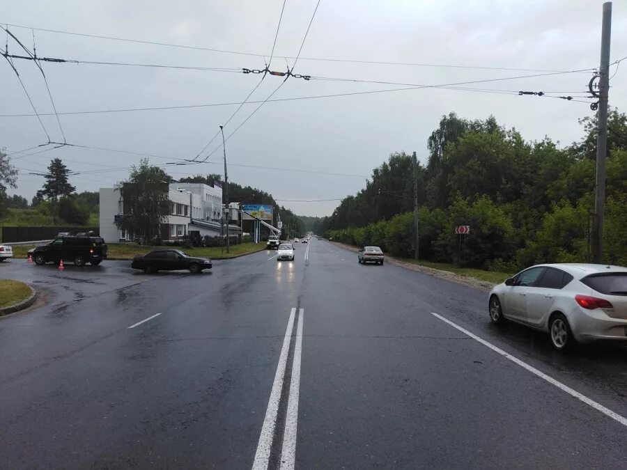 2к парадный пр-д 7 подольск. рпв2/7 цоколевка. приоритет перед встречным движением знак. вторые 07. девушка на трассе.