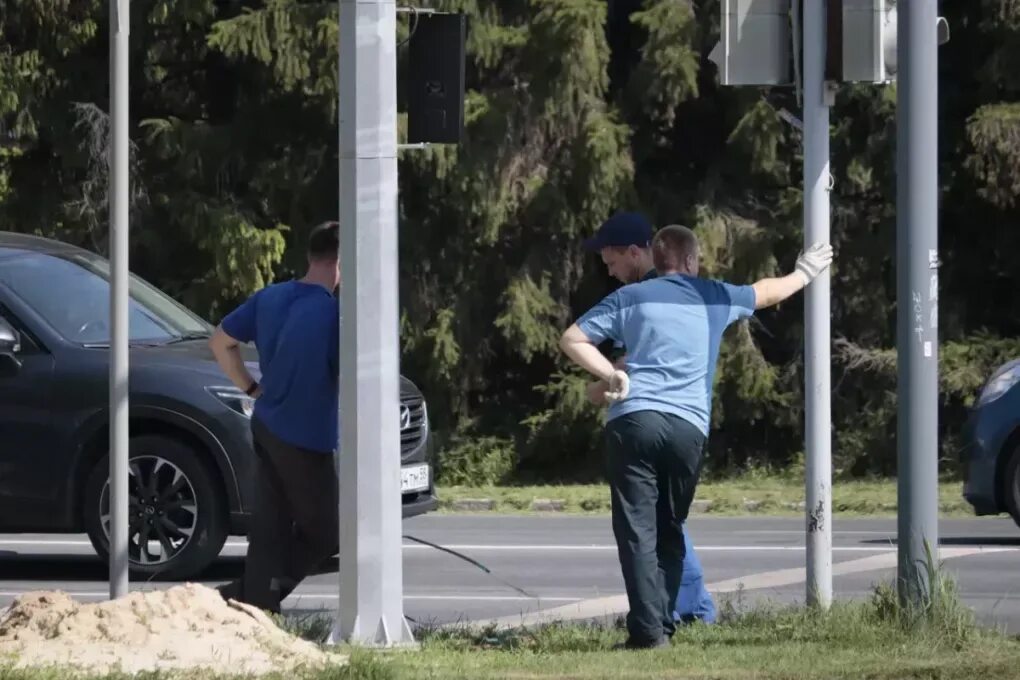 перекресток оленегорск. бакунинский мост пенза. заречный свердловская область светофор магазин. магазин светофор кузнецк. светофор заречный.