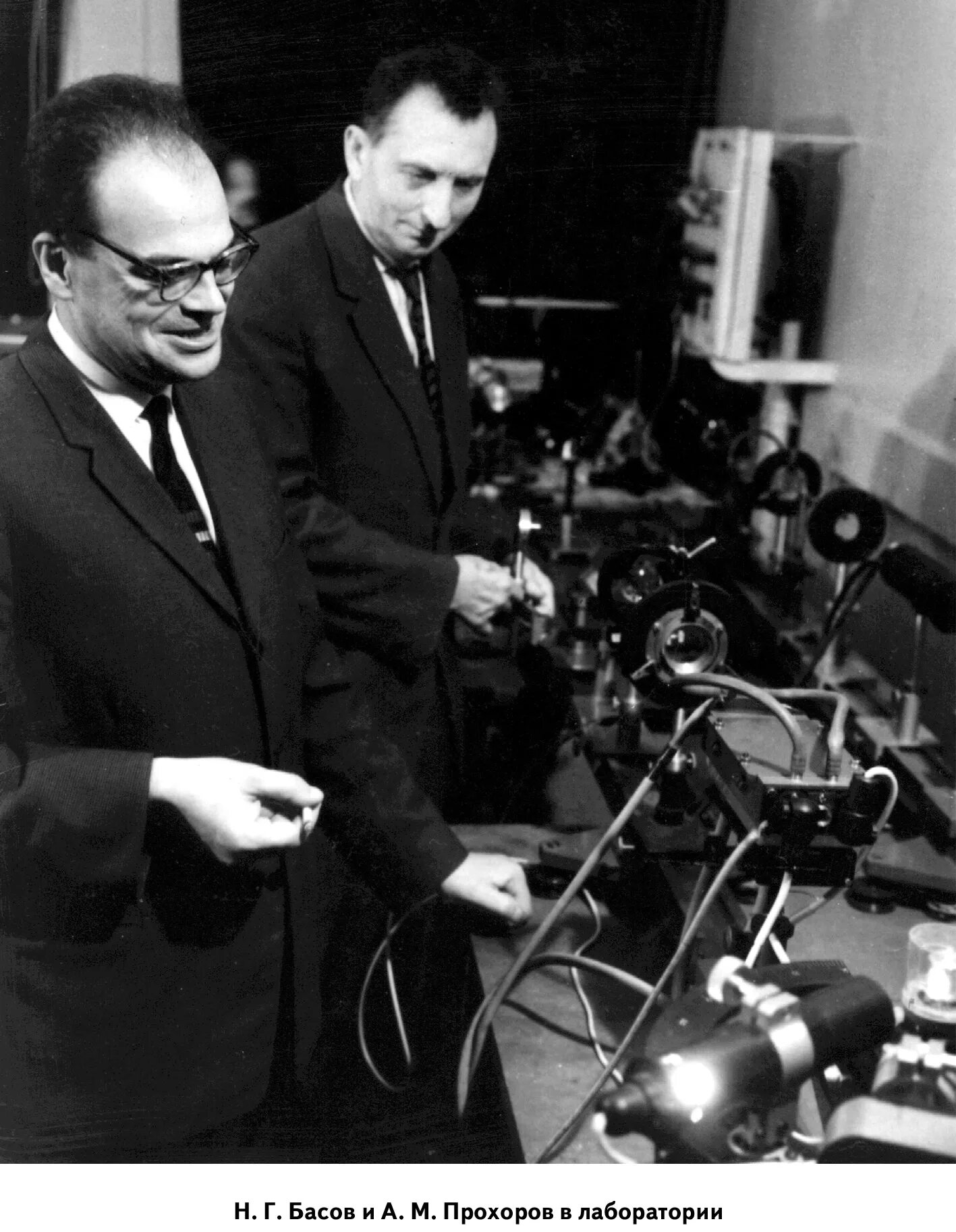 прохоров александр михайлович (1916-2002). лазер нобелевские лауреаты. прохоров александр михайлович (1916-2002). прохоров александр михайлович. прохоров александр михайлович (1916-2002).