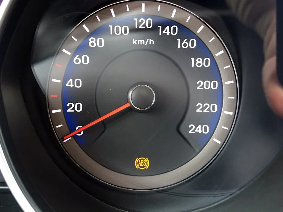 Ошибки двигателя солярис. Hyundai i30 ошибки. ошибки хендай i30 2016. ошибки abs hyundai. ошибка двигателя на хендай ай 30.