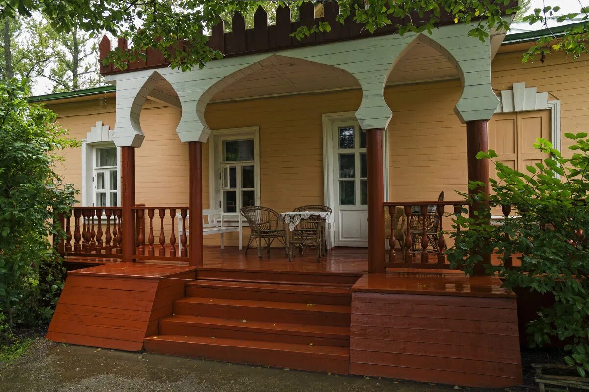 помещение между жилой частью и крыльцом