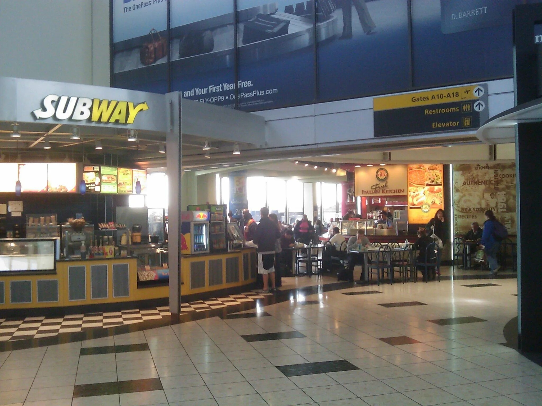Терминал фуд. Терминал фудкорт. Newark - Terminal a. Фото фудкорт терминал. Аэропорт Шарджа фудкорт.