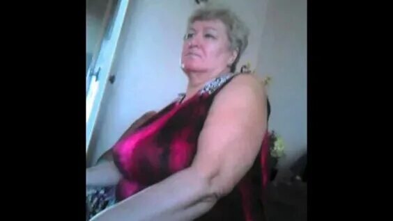 старые женщины с большими. гренни либби. крупные пожилые женщины. гренни тейлор линн. пожилая жирная женщина.