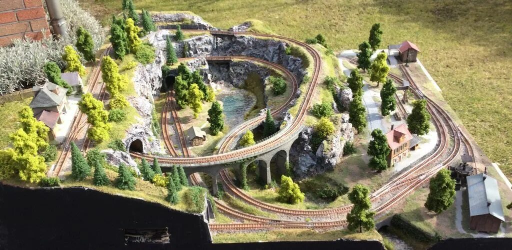 Ba h 0. Железная дорога Modellbahn. Modelleisenbahn Spur n. Etr500 h0 Modellbahn. Диорама ландшафт.