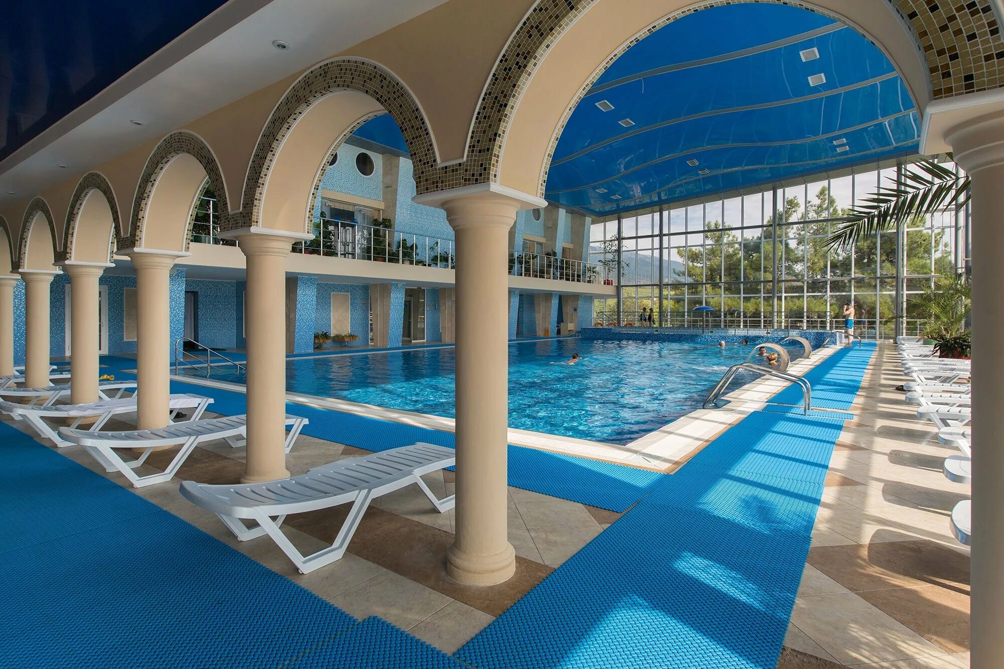 отдых в крыму с бассейном у моря. спа отель ливадийский бассейн. спа ливадийский ялта бассейн. маджестик отель крым море. гостевой дом александра береговое бахчисарайский район с бассейном.