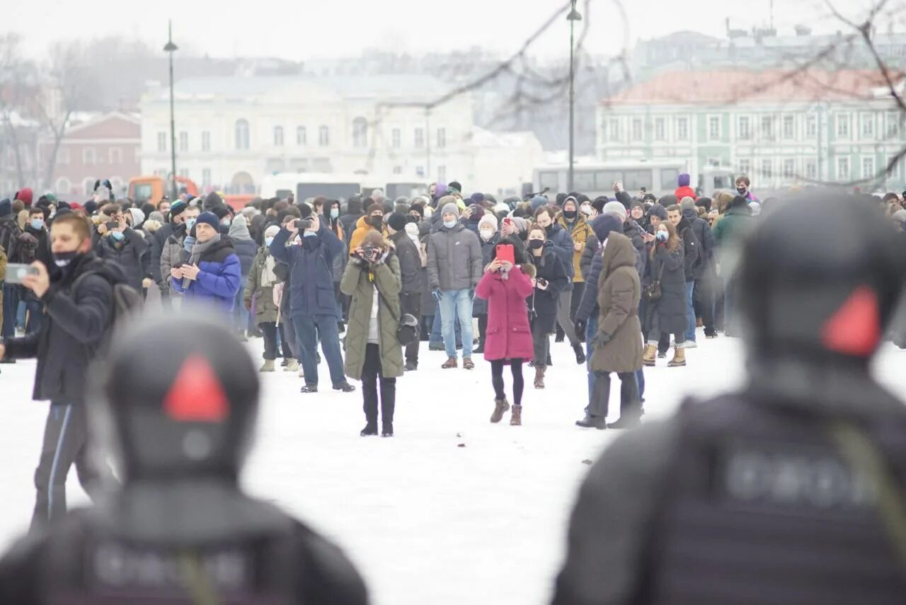 Митинг 23 января 2021 СПБ. Митинг. Митинг на Дворцовой площади. Протесты на Дворцовой площади. Петербург 27 февраля 2024 года