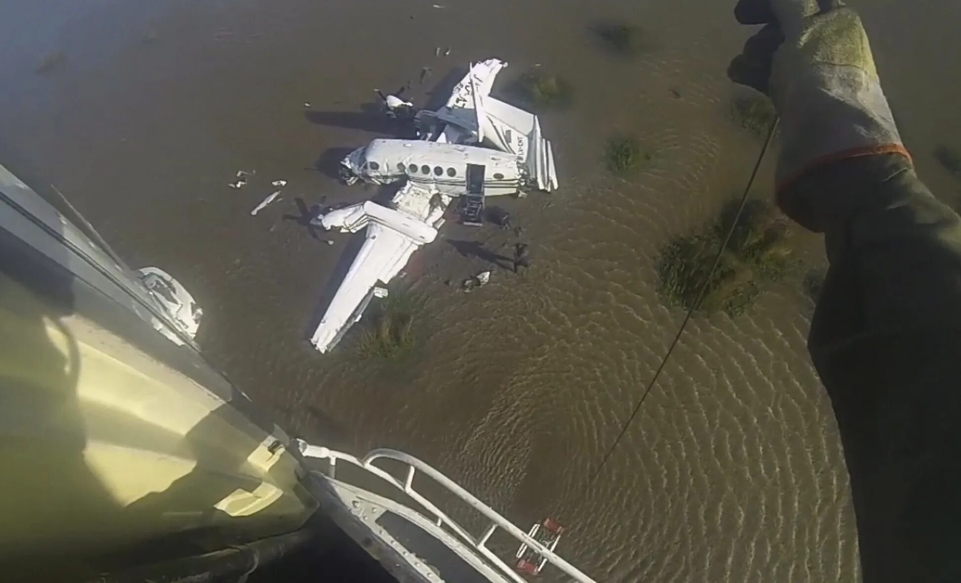 13 октября 1972 года чудо в андах. Крушение самолета в уругвае. Крушение самолета в уругвае. Крушение самолета в уругвае. Крушение самолета fh-227 в андах.