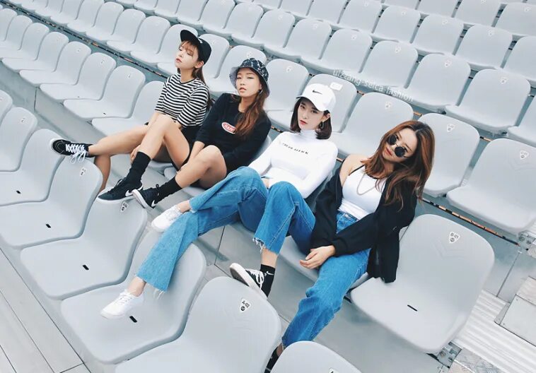 включи четверых. игры на двоих 2. игра для двоих. разные игры для четверых. 4 кореянки подруги.