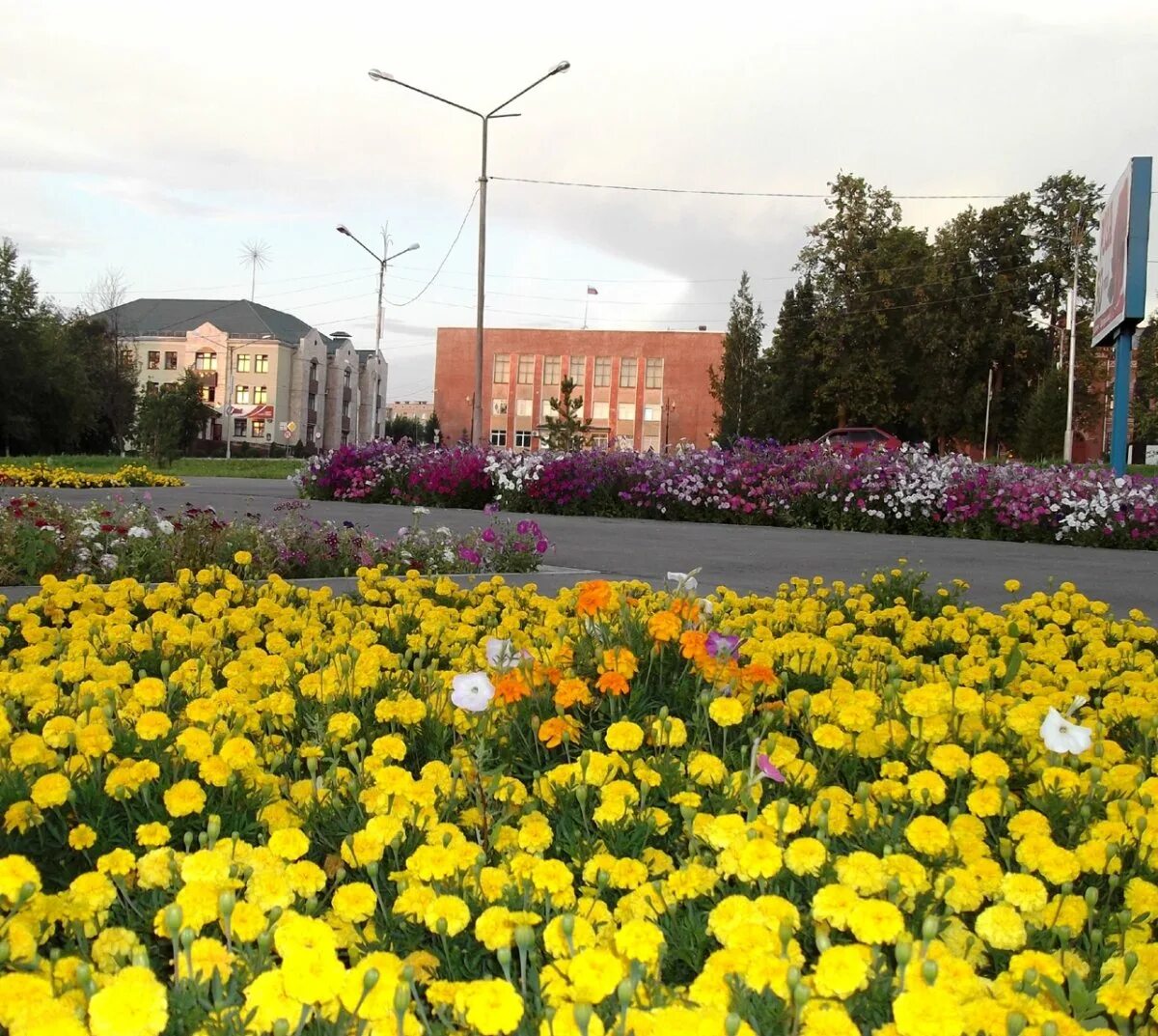 Лысьва площадь. Площадь города Лысьва. Город Лысьва Пермский край. Площадь цветов Лысьва. Место лысьва