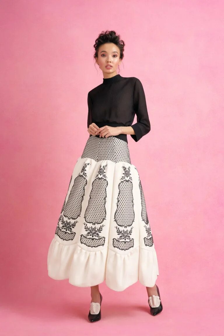 Модные российские дизайнеры одежды. Молодые дизайнеры одежды. Модные российские дизайнеры одежды. Дизайнер сергиенко ульяна коллекция. Модные российские дизайнеры одежды.