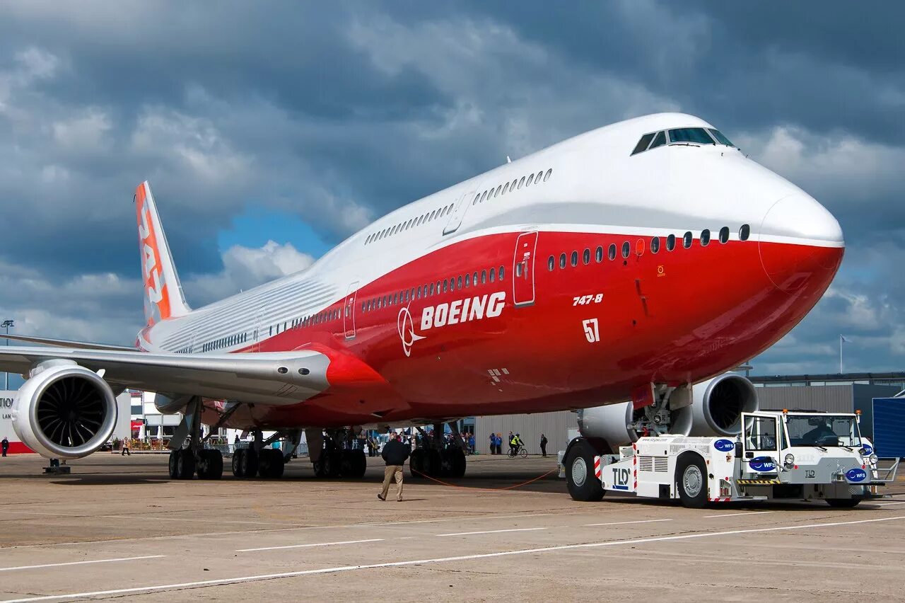 Jumbo jet. Боинг 747. Самолёт Боинг 747. Пассажирский Боинг 747. Боинг 747 8i.