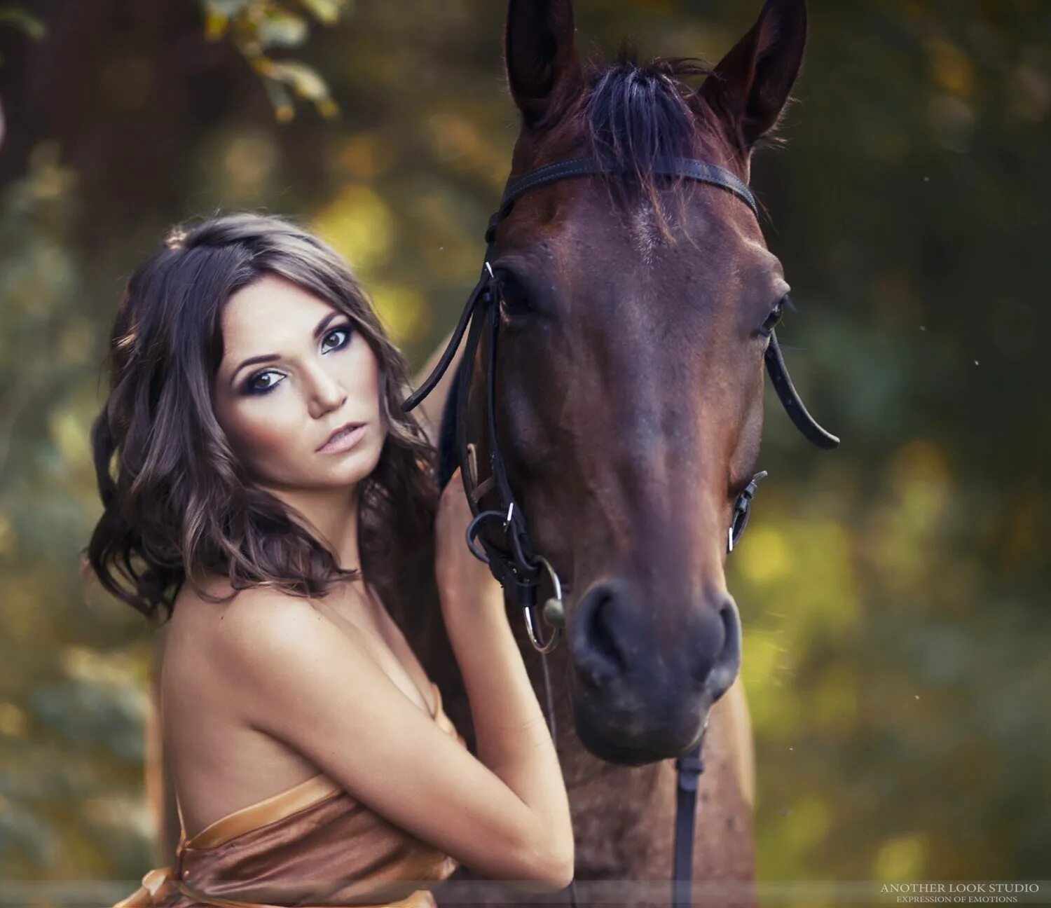 Девушка год лошади. Алсу попова. юлия даймонд. девушка с лошадью фотосессия. красивая женщина на лошади.