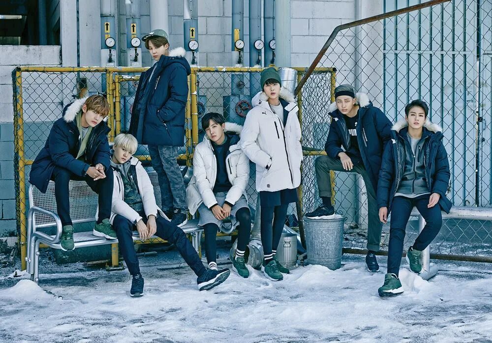 Бтс в лесу. Bts puma 2015. бтс на улице. бтс винтер пакэдж. bts puma jin.