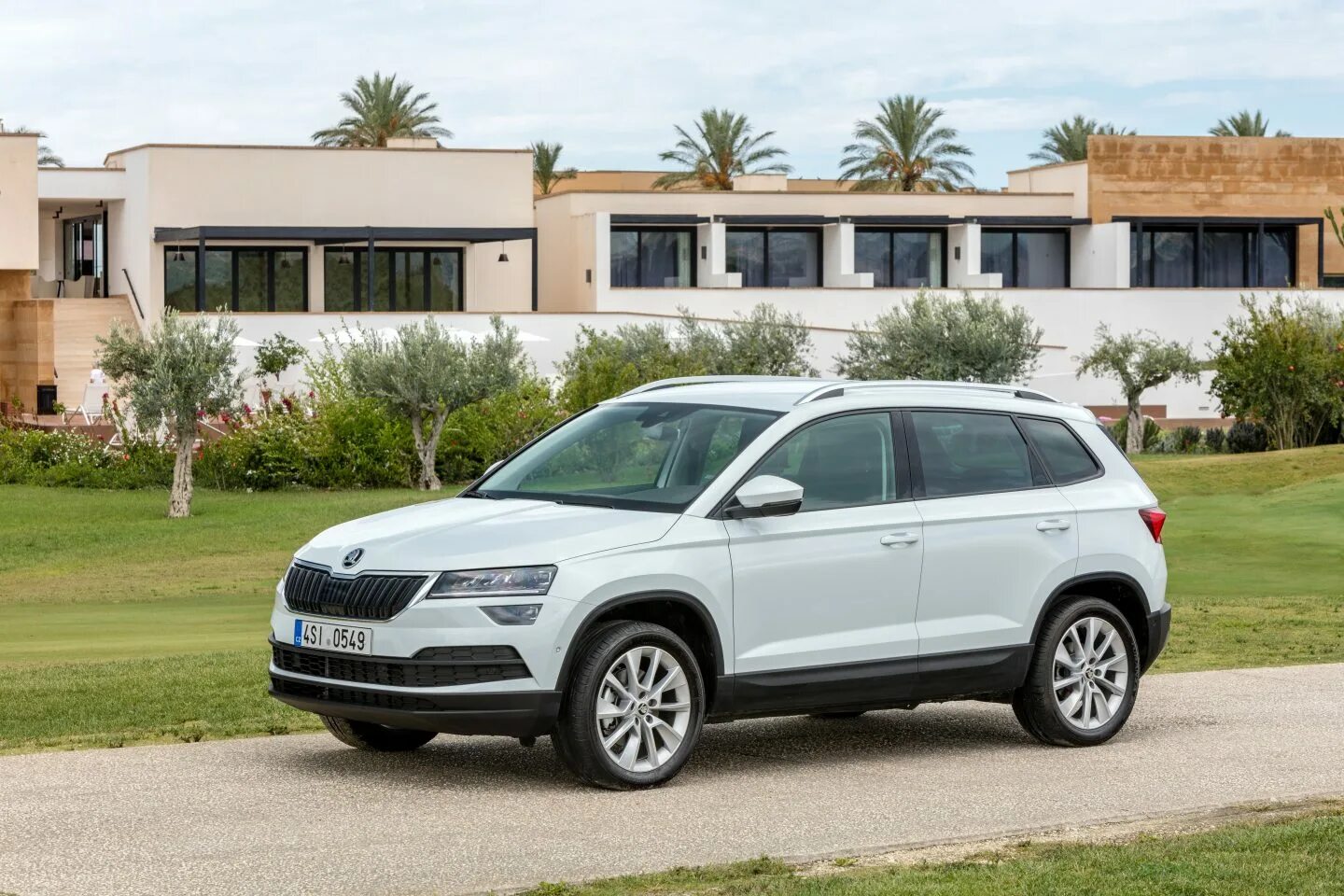 Карок из китая. Skoda karoq 2017. škoda karoq кроссовер. шкода карок белый. шкода карок зеленая.
