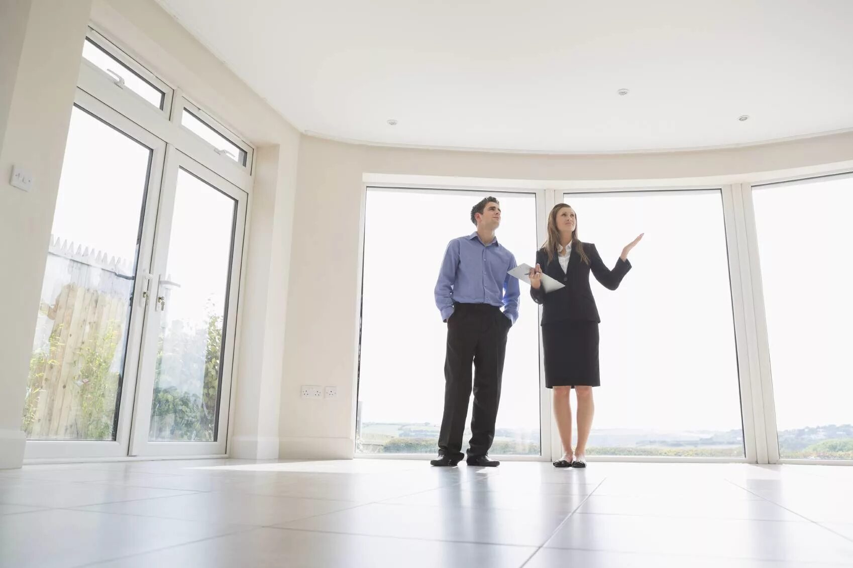 Застройщик продает помещения. Брусника на декабристов. Недвижимость новостройки. Рынок недвижимости. Демонстрация квартиры.