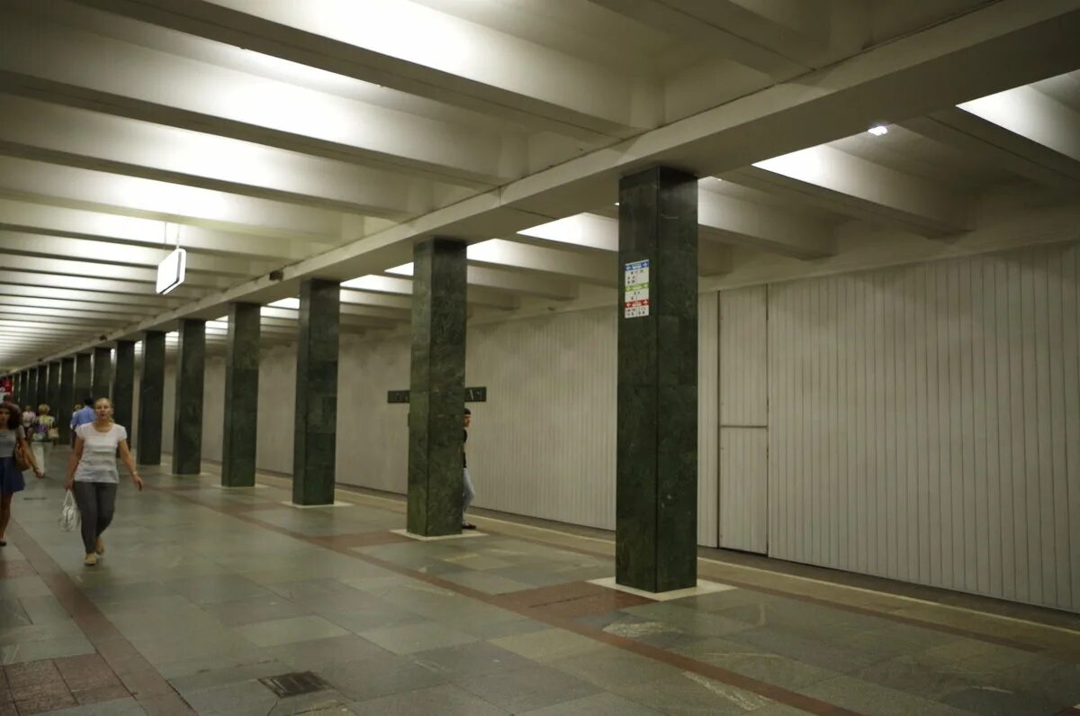 Станция метро преображенская москва. Метро щелковская преображенская площадь. Метро щелковская преображенская площадь. Станция метро щелковская. Щелково станция метро.