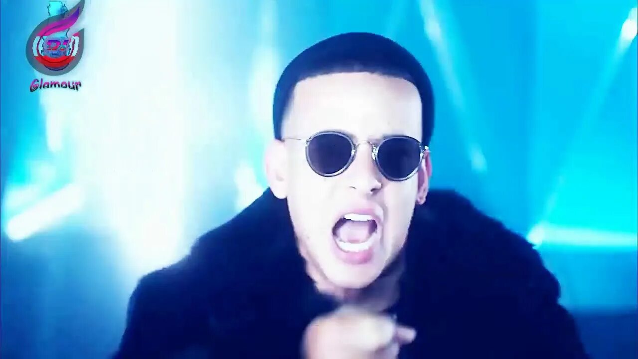 Con calma remix daddy yankee, katy perry. Daddy yankee & snow - con calma. Snow перевод песни. Con calma обложка. Snow перевод песни.