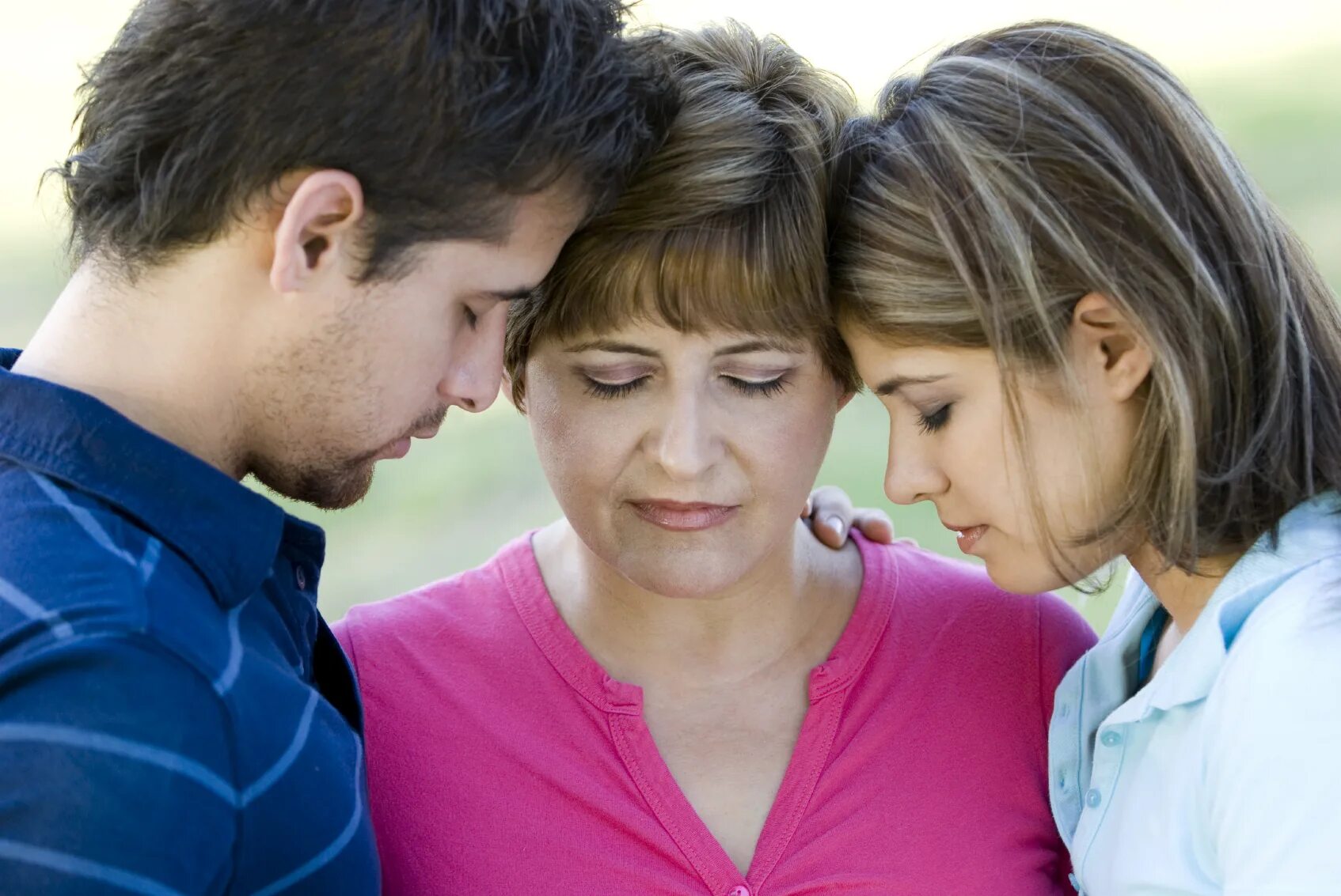 Подростки и родители. Конфликт между родителями и детьми. Подросток и взрослый. Любовь между родителями и детьми.