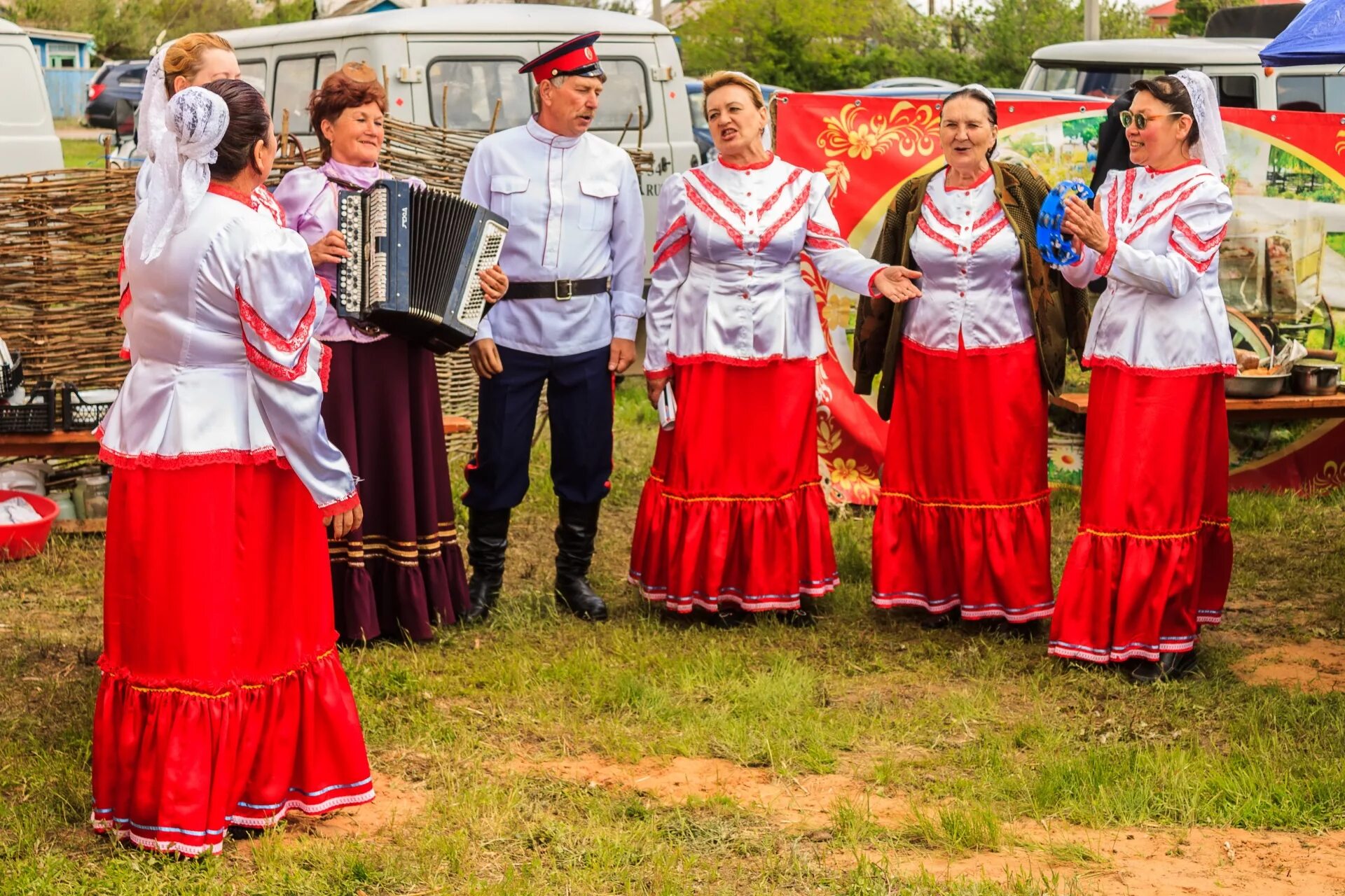 Народы проживающие в волгоградской области. Казачество в Волгоградской области. Национальный костюм Волгоградской губернии. Культура народа Казаков. Традиционная Казачья культура.