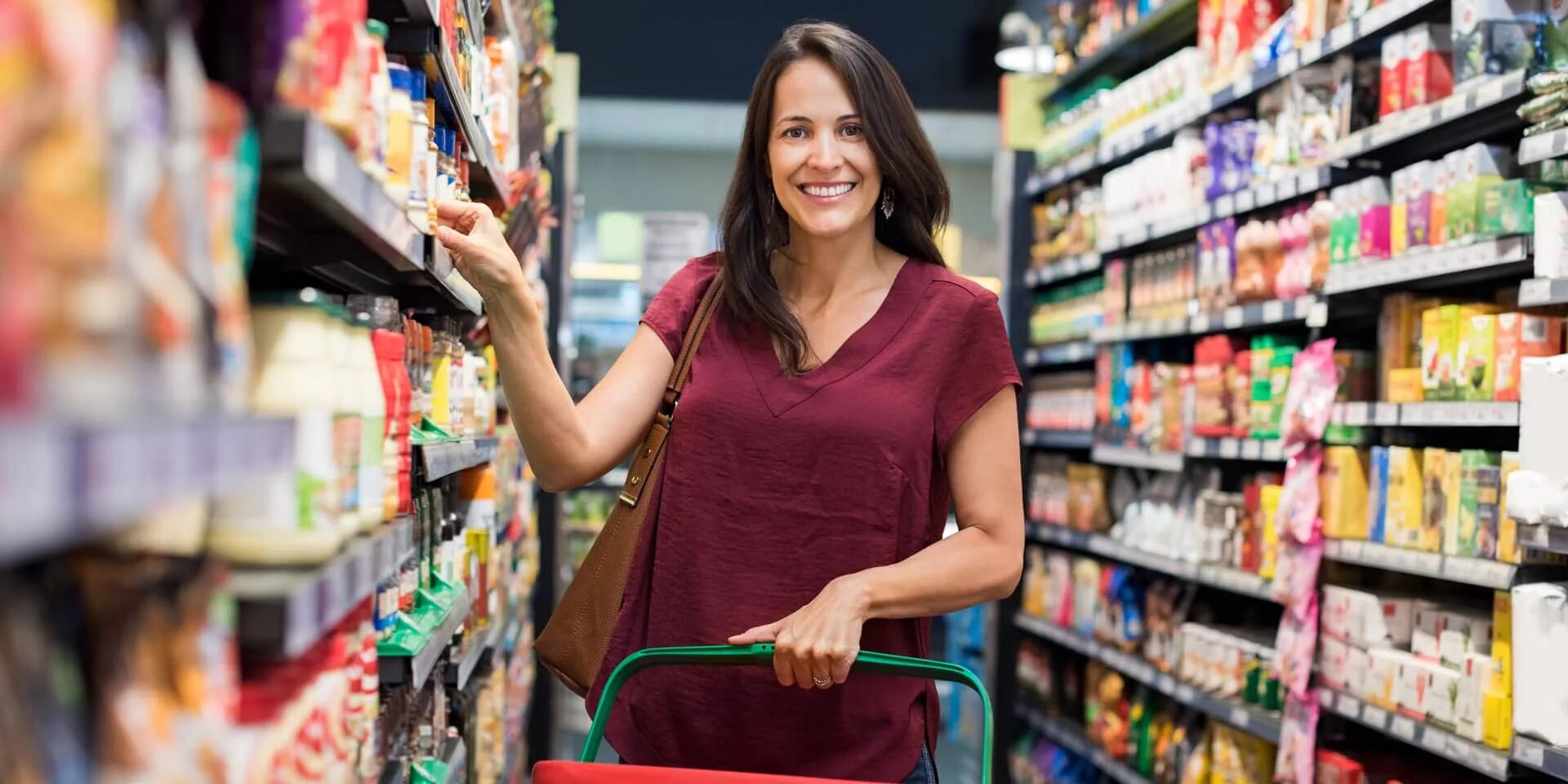 My every day shopping. Женщина в продуктовом. Красивая девушка в продуктовом магазине. Женщина в супермаркете. Картинка женщина в магазине.