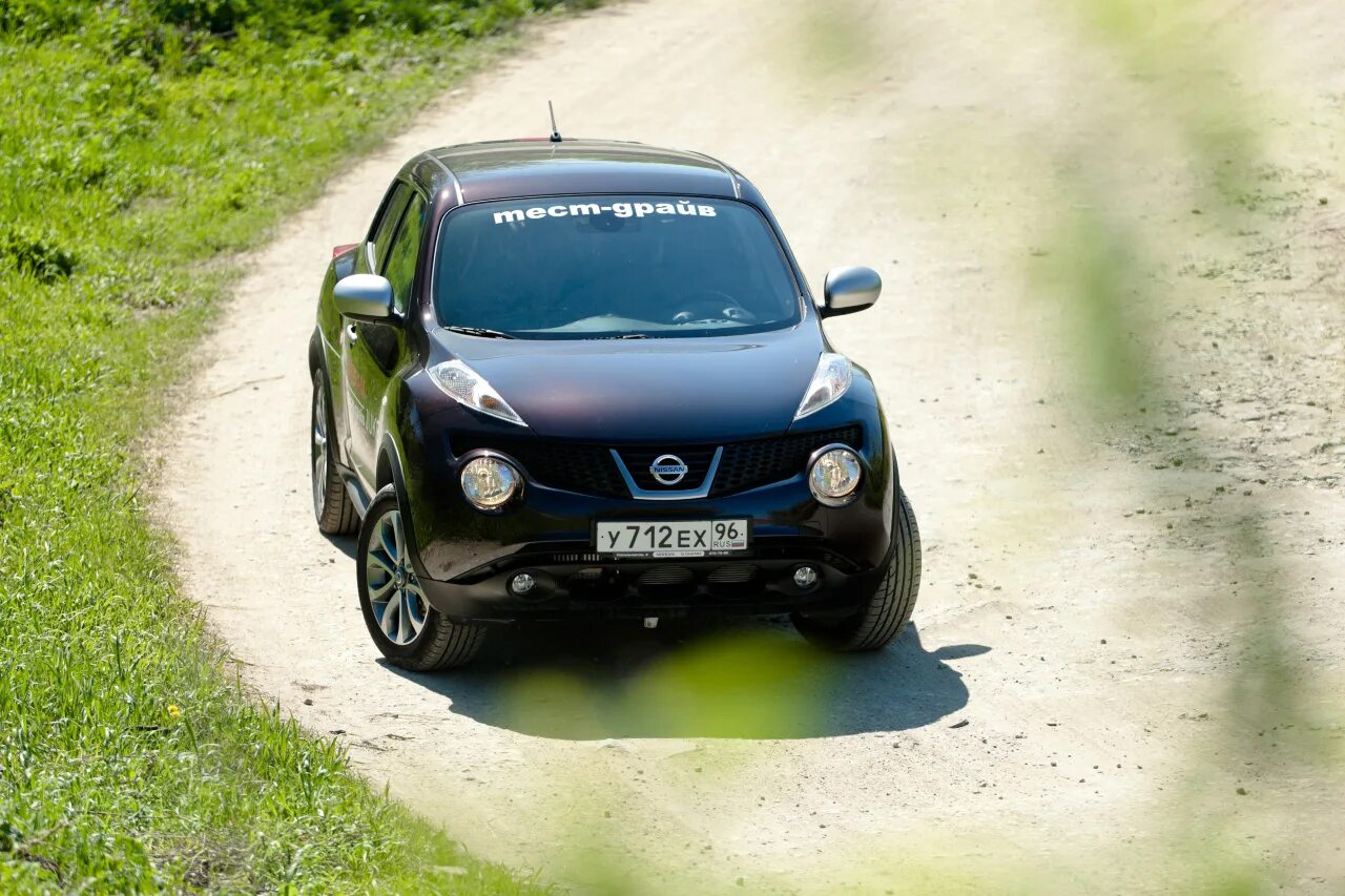 Ниссан жук полный. Nissan Juke Shiro. Ниссан Жук полный привод. Ниссан Жук 1960. Ниссан Жук Широ 2012.