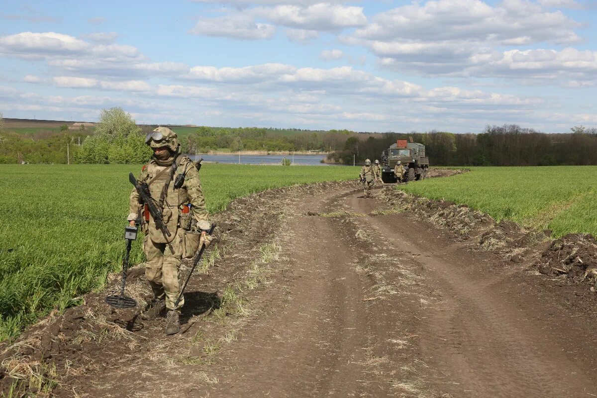 Спецотдел росгвардии 4 буквы. Сапёры на Украине. Украинские саперы. Русские саперы в Украине. Сапёр военный.