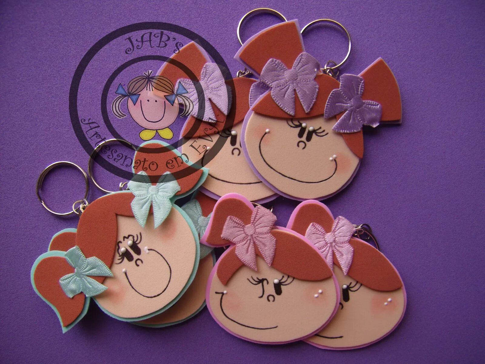 цветы из фоамирана. поделки из цветов фоамирана. цветы из фоамирана. поделки из фоамирана и картона. поделки из фоамирана.