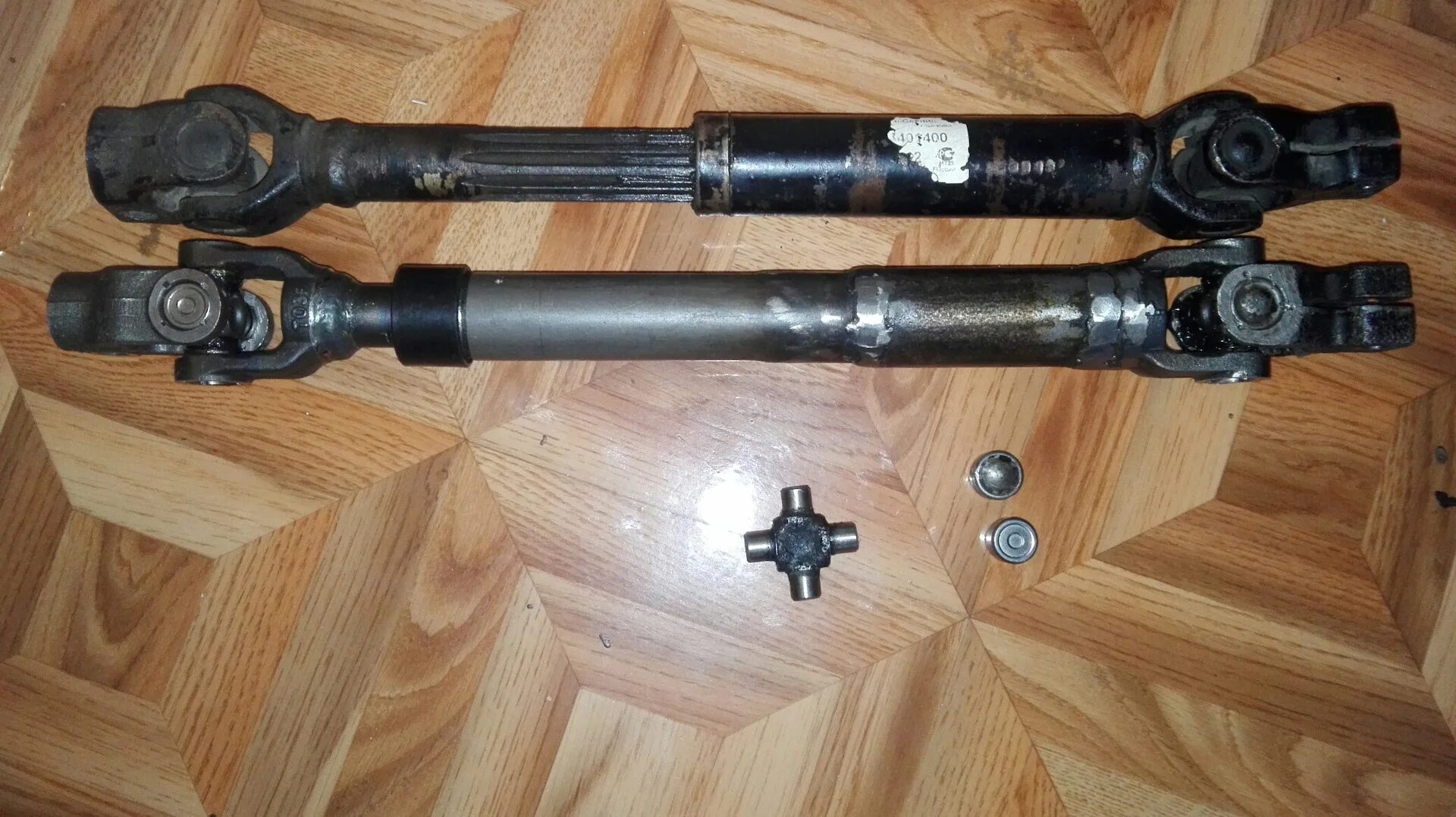 Кардан 66. Кардан 66. Вал карданный 66-2202010. 66-2201010 вал карданный. Вал карданный газ-51 51-2201010-02.