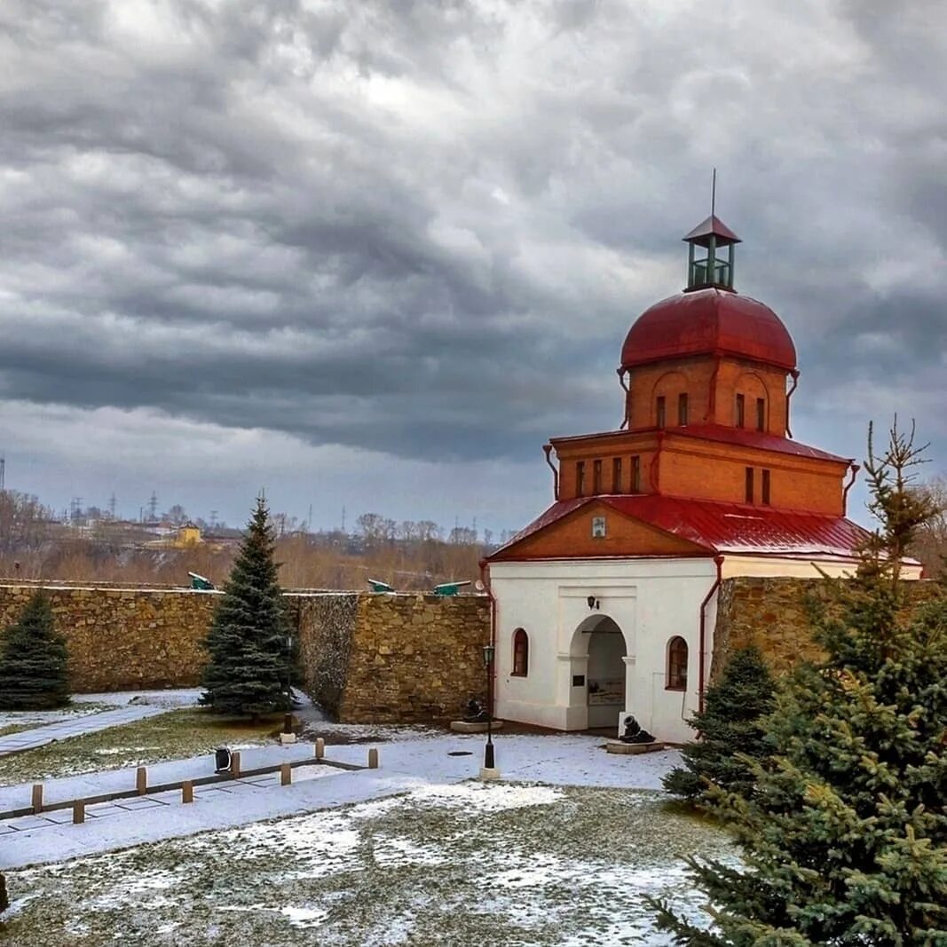 Новокузнецка кузбасс кемеровская область. Кузнецкая крепость Новокузнецк. Кузнецкая крепость Новокузнецк зимой. Кузнецкая крепость 2021 Новокузнецк. Кузнецкая крепость Кемеровская область зима.