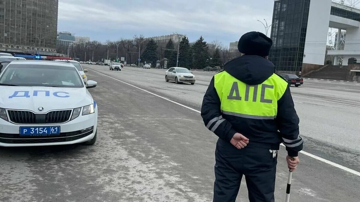 Дпс ростов на дону. Полицейская машина новочеркасск. Дпс украины в 1990хх. Дпс таганрог. Дежурная гаи ростов на дону.
