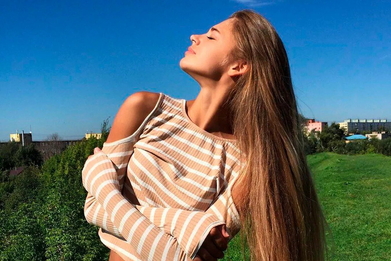 Оцени фото от 1 до 10". Гимнастка Солдатова показала стильный снимок с обнажённо