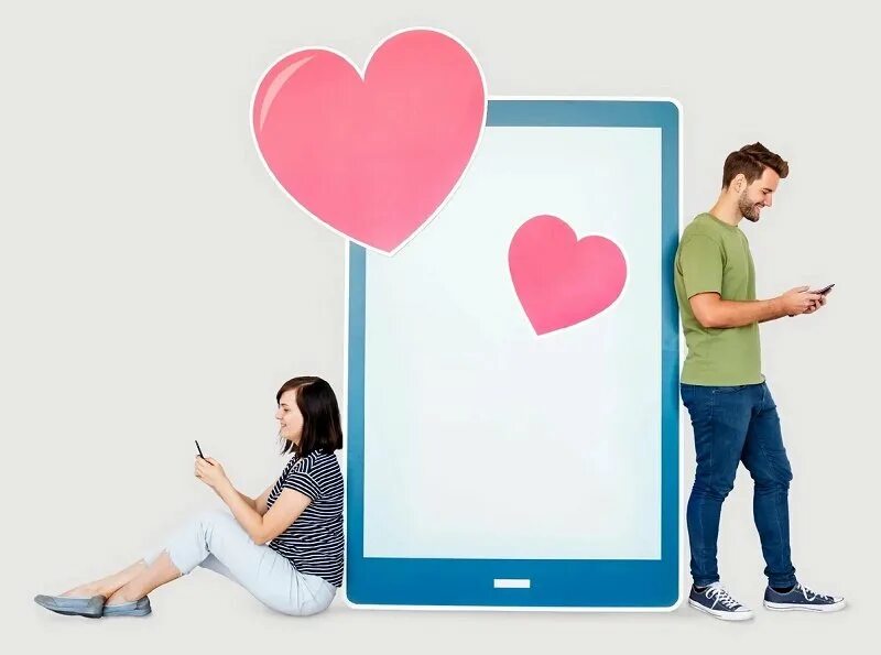 Общение в интернете. Мужчина и женщина в интернете. Оригинальное интернет знакомство. Оригинальное интернет знакомство. Мужчина обнимает компьютер.