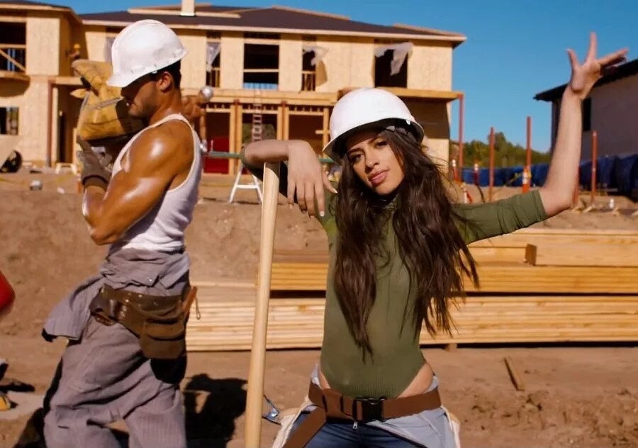 Девушки из клипов. Николь шерзингер клипы. Группа pussycat dolls. Парень на машине в пустыне. Танцы на стройке.