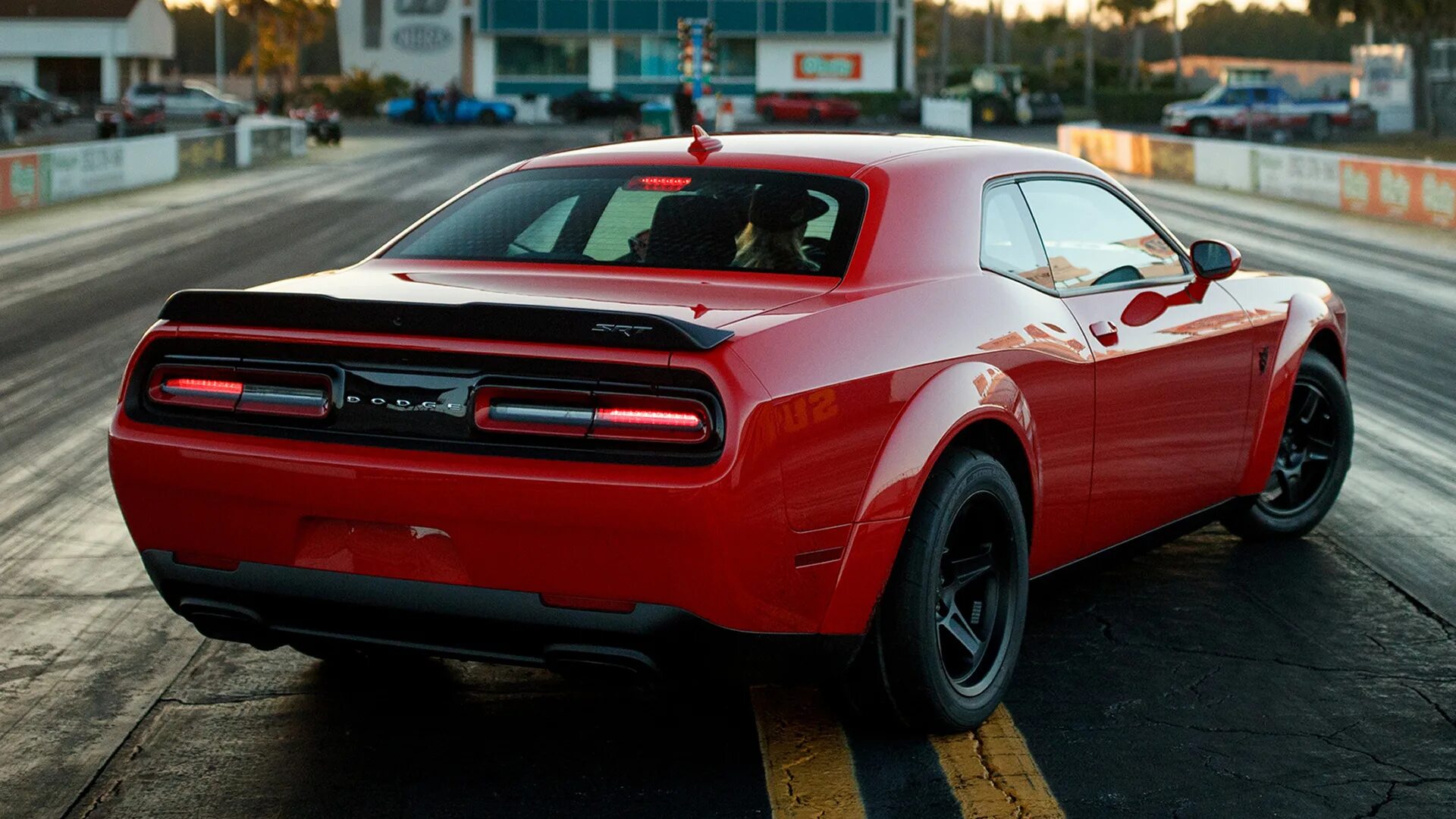 Dodge srt 170. Додж Челленджер srt. Dodge Challenger СРТ. Додж Челленджер демон 2020. Додж челенжер СРТ демон.