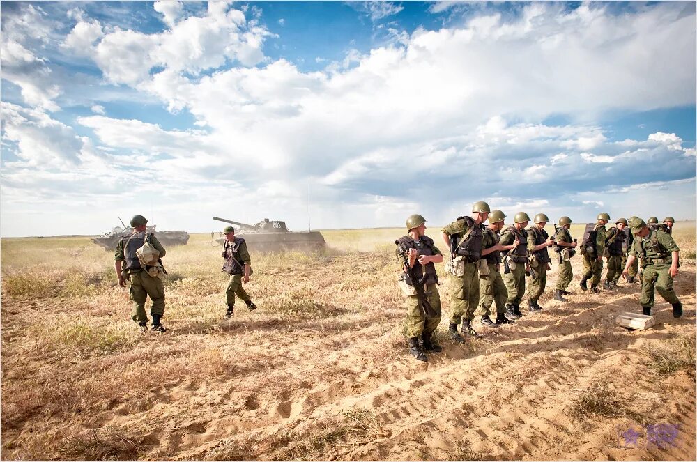 Военный солдат. 727 обмп астрахань дшр. Военная пехота. Как выглядит пехотинец. Как выглядит пехотинец.