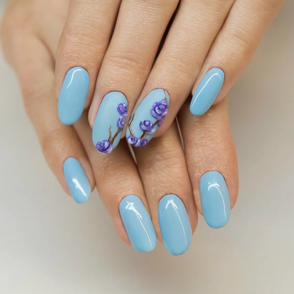 Маникюры голубых цветов. Ногти в голубых тонах. Маникюр голубого цвета. Голубой маникюр. Голубой маникюр.