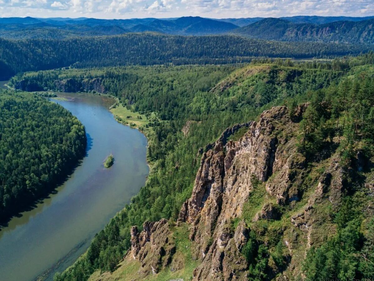 Малые реки красноярского края. Река Мана Красноярский край. Река Мана Красноярский край большой Унгут. Тайга река Енисей. Тайга река Красноярск.