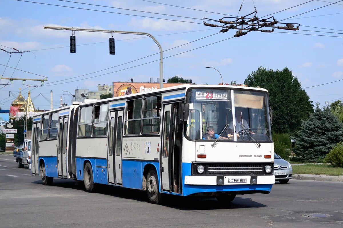 Dar pentru moldova. Автобусный парк Кишинев. Ikarus 280 Молдова. Ikarus 280 Кишинев. Кишиневский автобус Икарус 280.
