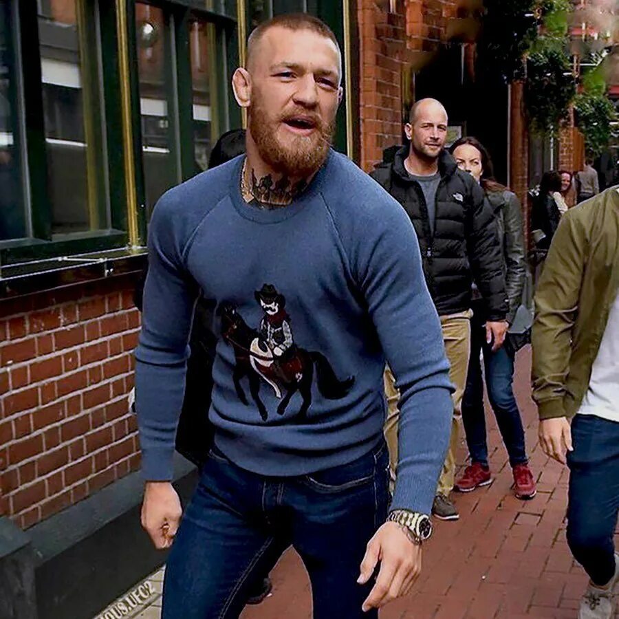 Mcgregor одежда. Конор макгрегор стиль. connor mcgregor стиль. connor mcgregor в пальто. конор макгрегор в водолазке.