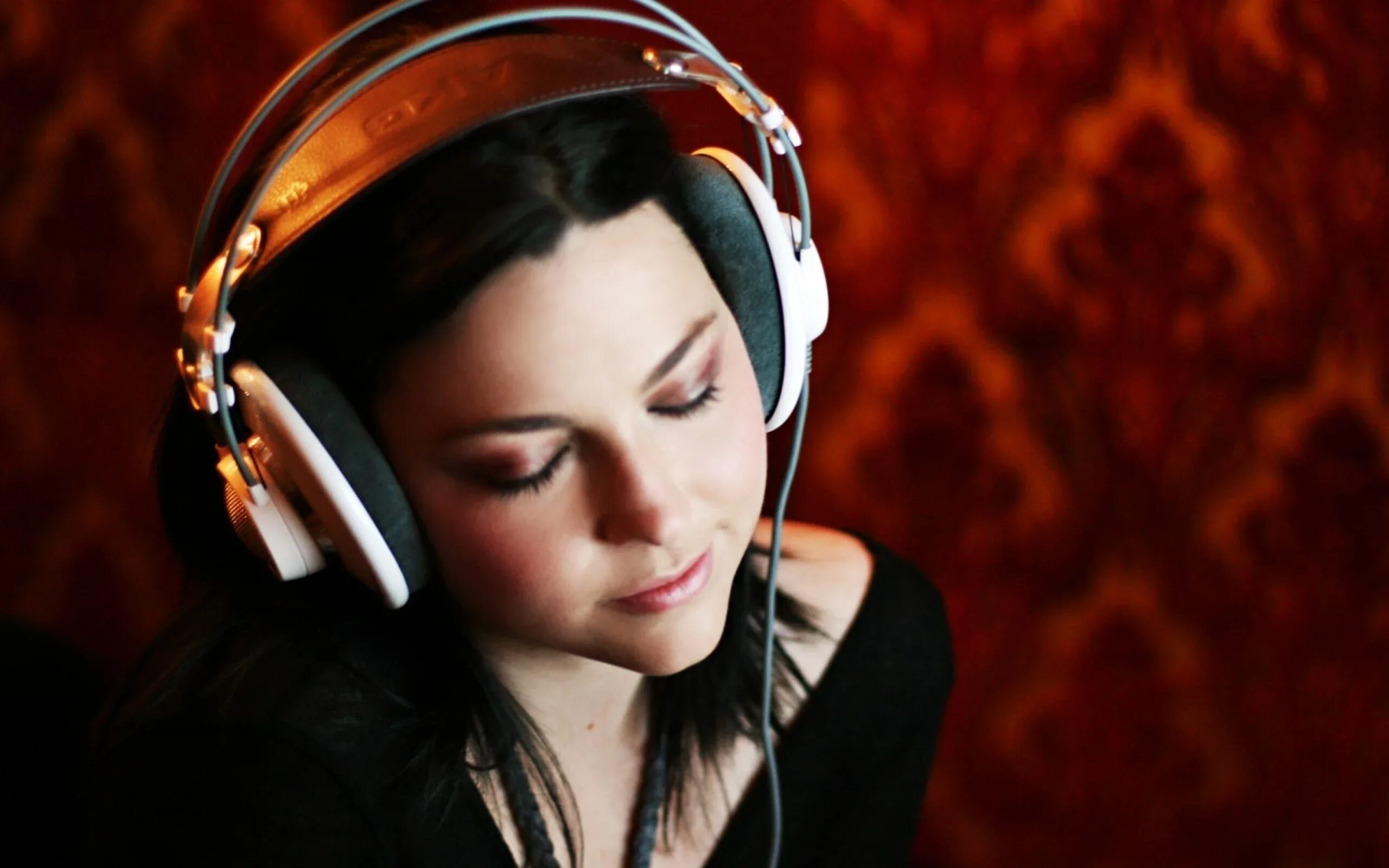 Слушай музыку ас. Amy Lee 2022. Amy Lee Evanescence. Эми ли эванесенс. Evanescence солистка.