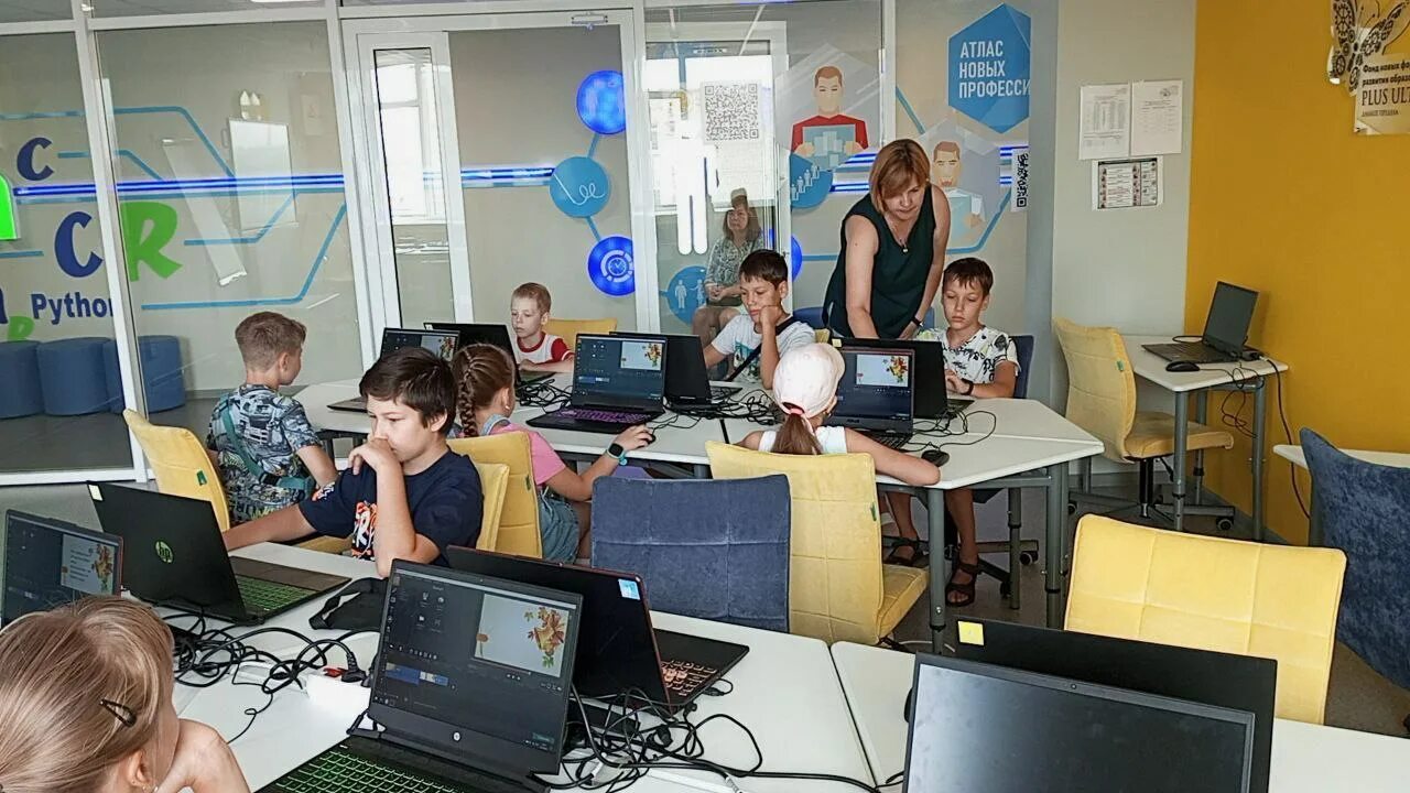 It класс. Компьютерная Графика в фильмах 2007 года. Серпуховский компьютерный клуб для детей лет 10 11. Центр цифрового образования детей во Владивостоке. Сайт модельного центра