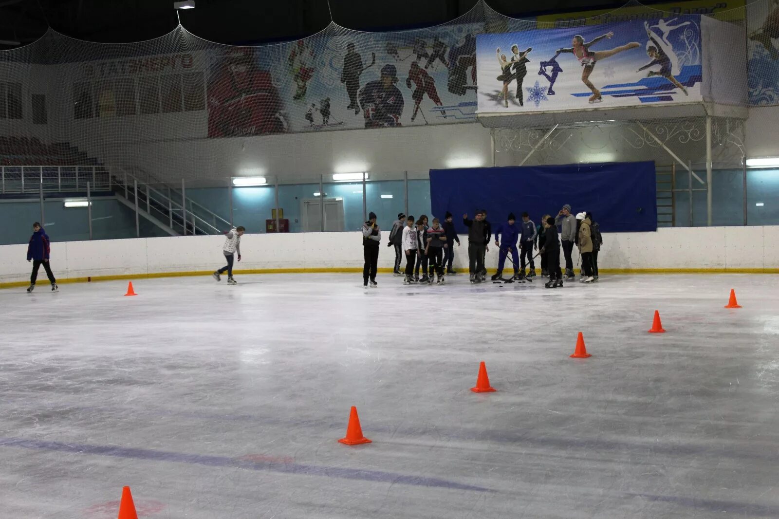 мензелинск арена ледовая. ледовый дворец мензелинск. мензелинск ледовый дворец юность. ледовый дворец мензелинск. юность мензелинск ледовый.