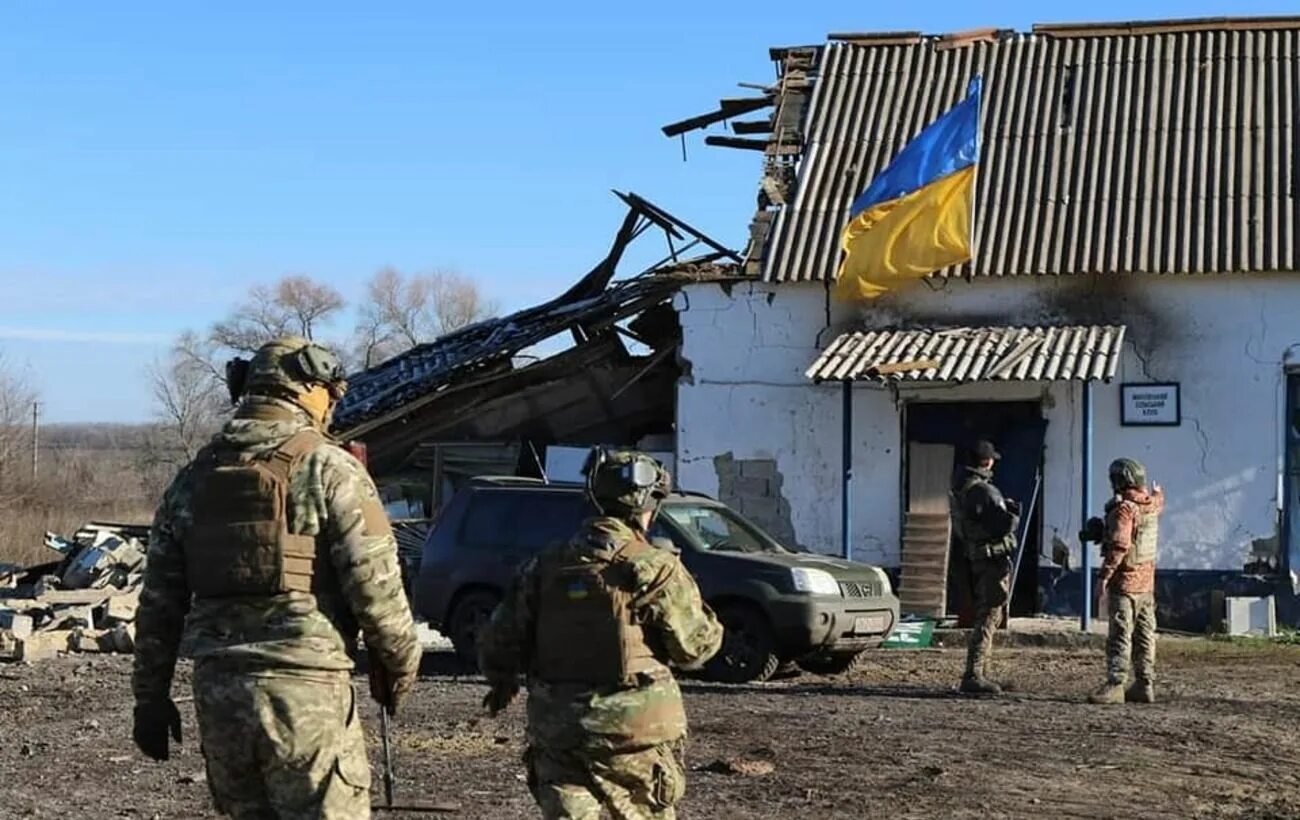 Макеевка лнр википедия. Украинские войска. село макеевка луганская область.
