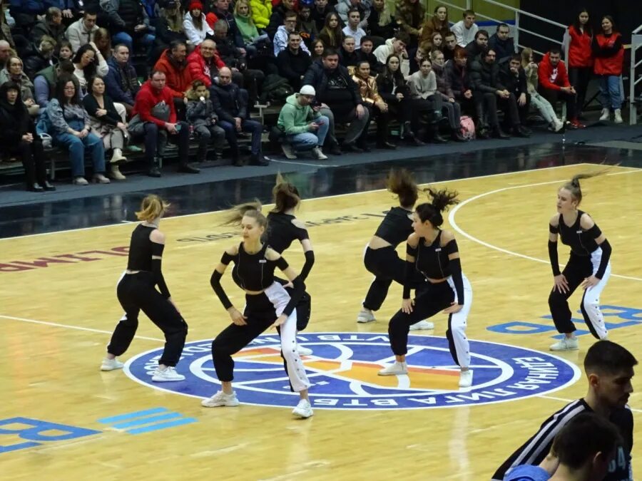 Уникс - автодор фото с трибун. Баскетбольная команда автодор. Уникс автодор 27 января. Уникс автодор заставка матча. Уникс.