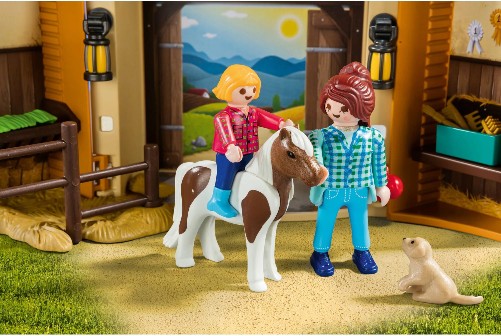 Playmobil 5222 конюшня для пони. Playmobil 9105. Мягкие пони и конюшня игрушки. Конюшня для пони на участке. Конюшня пони