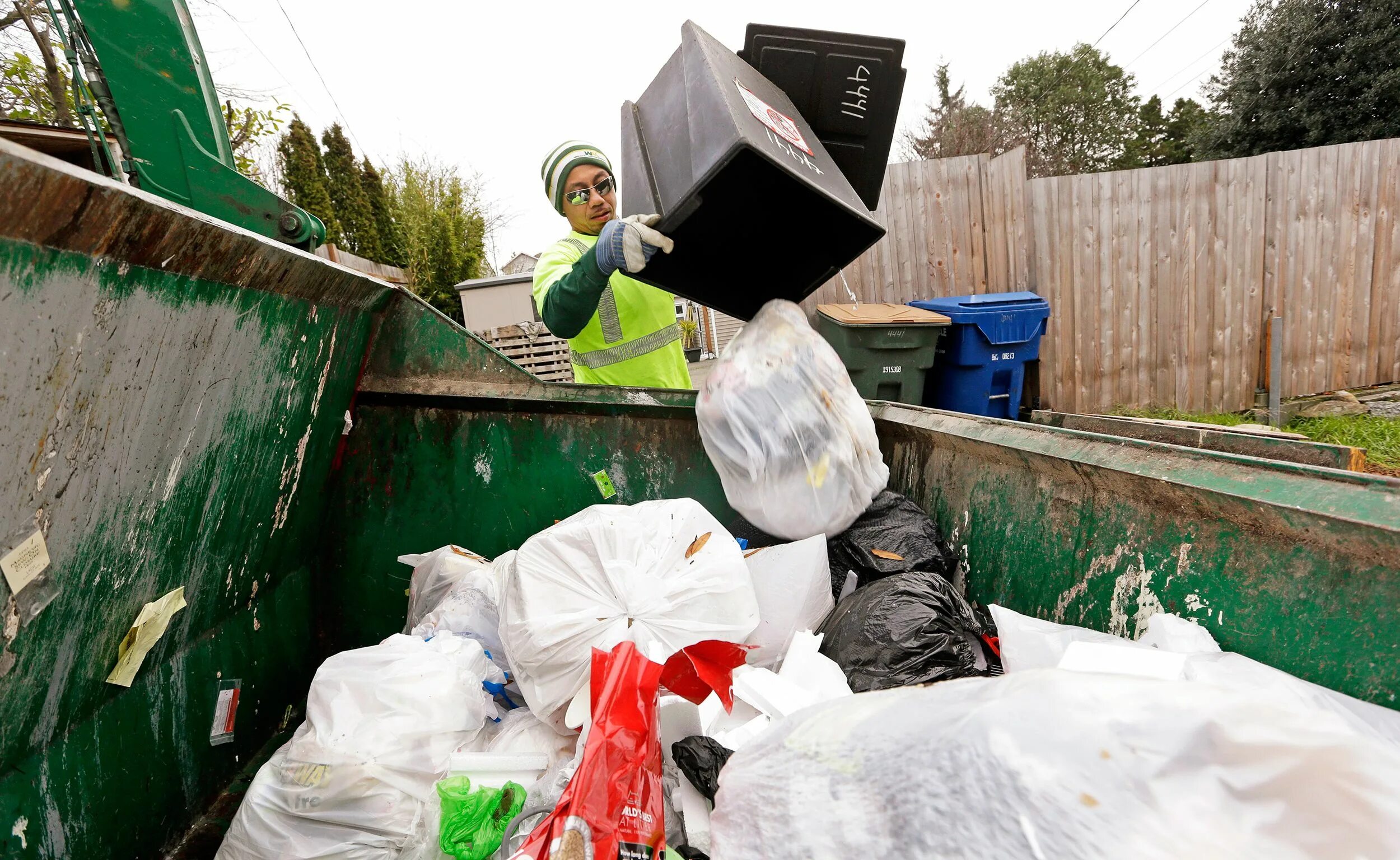 Waste removal. Waste removal. Waste removal. Garbage container. Мусорная машина.