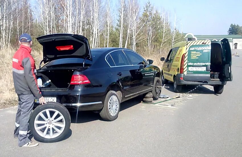 Тех помощь на дороге. Техпомощь на дорогах автомобиль. ТЕТЕХ помощь на дороге. Автомобиль "техпомощь". Техпомощь на колесах.