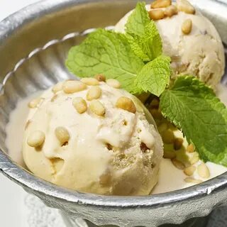 Мороженое с орешками