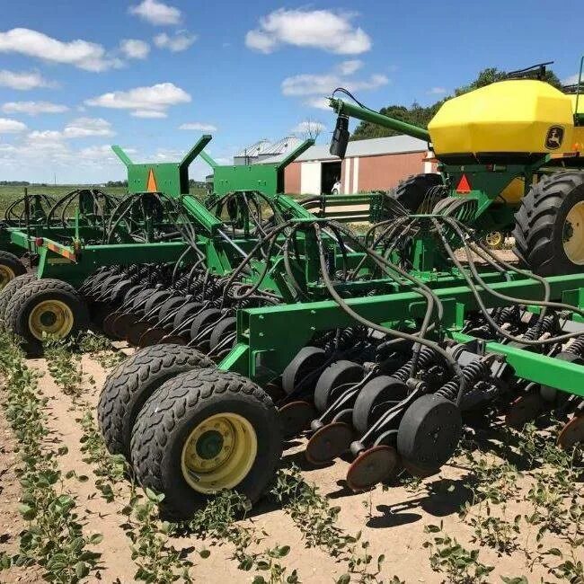 Посевной комплекс джон дир. Сеялка john deere 1840. посевной комплекс джон дир 1890. сеялка джон дир 1910. посевной комплекс john deere 730.